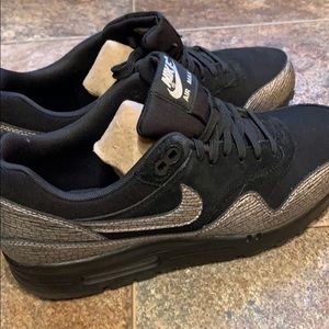 Nike Womens Air Max 1 PRM